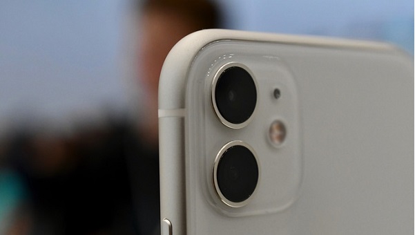 iPhone 11 sử dụng cụm camera kép 12MP iPhone 11 sử dụng cụm camera kép 12MP