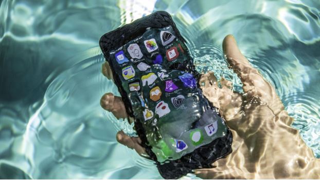 iPhone 8 có thể kháng nước 30 phút trong điều kiện độ sâu từ 15cm đến 1m iPhone 8 có thể kháng nước 30 phút trong điều kiện độ sâu từ 15cm đến 1m