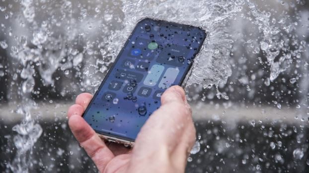 iPhone 8 trang bị khả năng chống thấm nước và bám bụi bẩn đạt điểm IP67 iPhone 8 trang bị khả năng chống thấm nước và bám bụi bẩn đạt điểm IP67