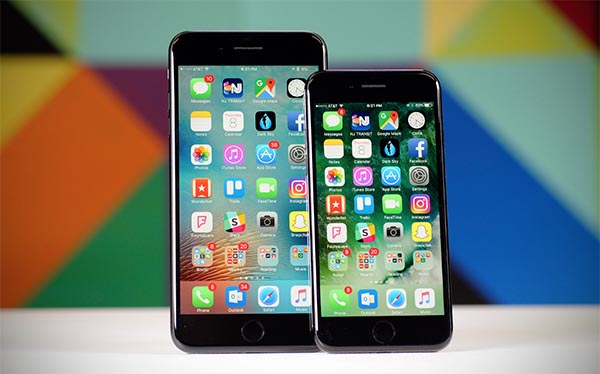 Cả 2 thiết bị đều sử dụng bộ vi xử lý chip Apple A10 cao cấp Cả 2 thiết bị đều sử dụng bộ vi xử lý chip Apple A10 cao cấp