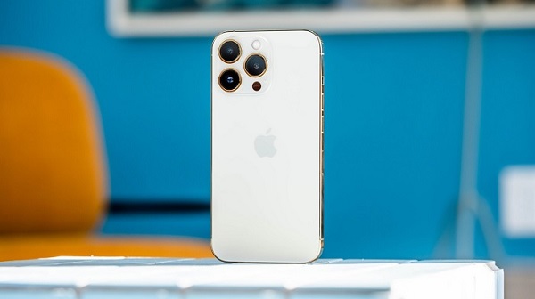 iPhone 13 Pro Max trang bị cụm 3 camera sau