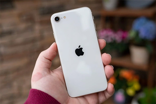 iPhone SE 2022, chiếc iPhone nhỏ gọn, mạnh mẽ nhất hiện nay