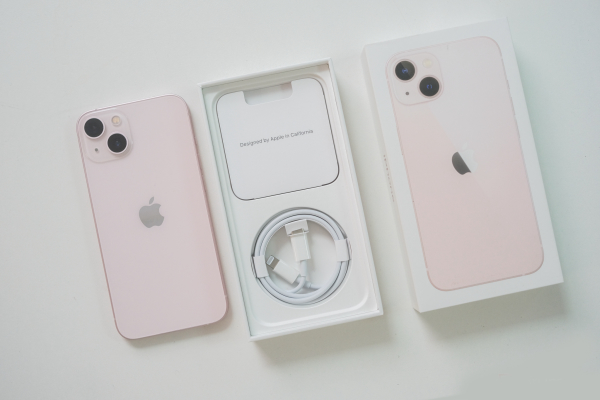 iPhone 13 màu hồng dành cho hội chị em