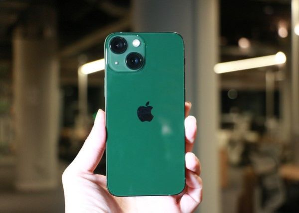 iPhone màu xanh lá cây đậm 