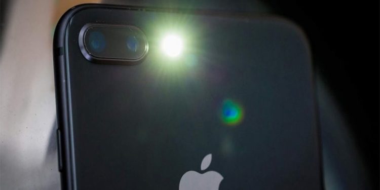 Cài đặt đèn Flash khi có cuộc gọi đến trên iPhone