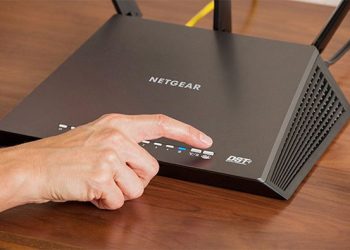 Thử khởi động lại điện thoại và Router Wifi
