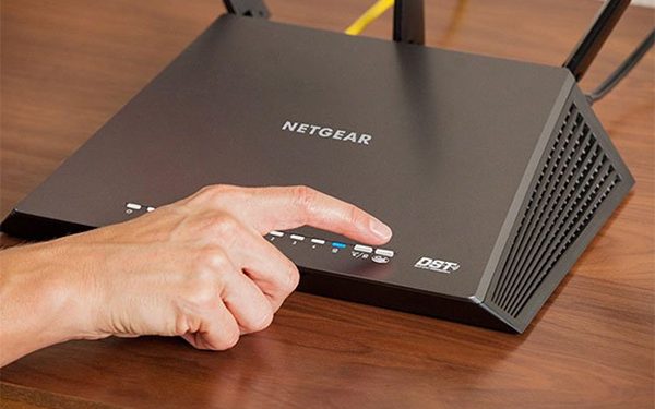 Thử khởi động lại điện thoại và Router Wifi