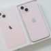 iPhone 13 màu hồng.