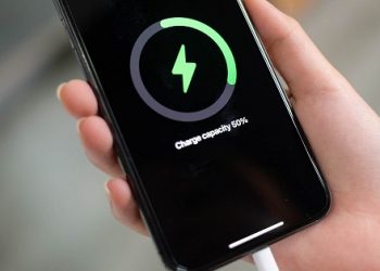 Không nên sạc pin iPhone 13 Pro qua đêm