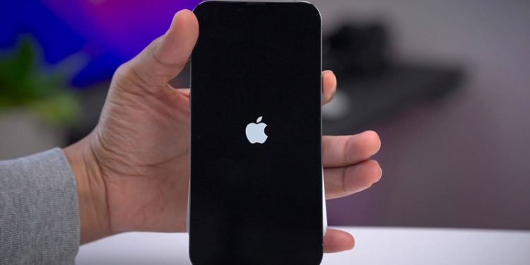 Tổng hợp cách mở nguồn iPhone 11 | Xử lý iPhone không nên nguồn